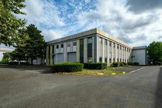 Plus de détails pour Local d'activités à louer