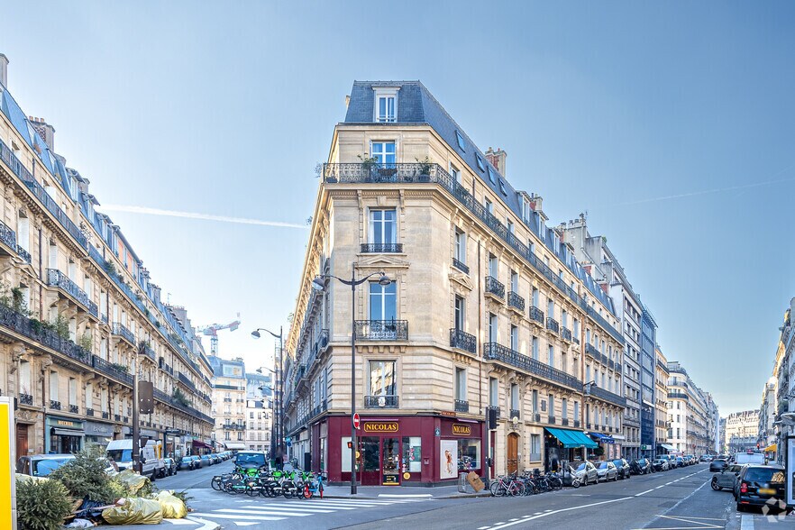 79 Rue Jouffroy D'Abbans, Paris à louer - Photo de l’immeuble – Image 2 sur 3