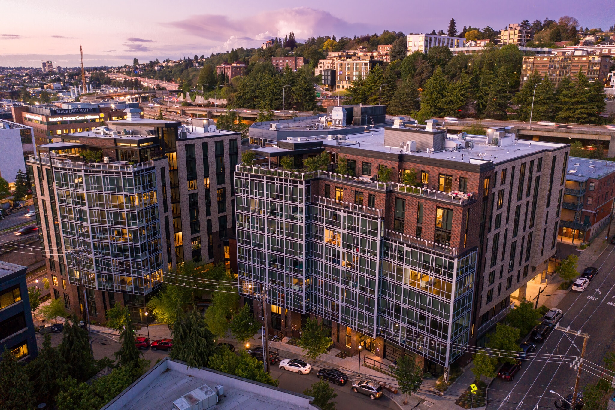 624 Yale Ave N, Seattle, WA à louer Photo de l’immeuble– Image 1 sur 7