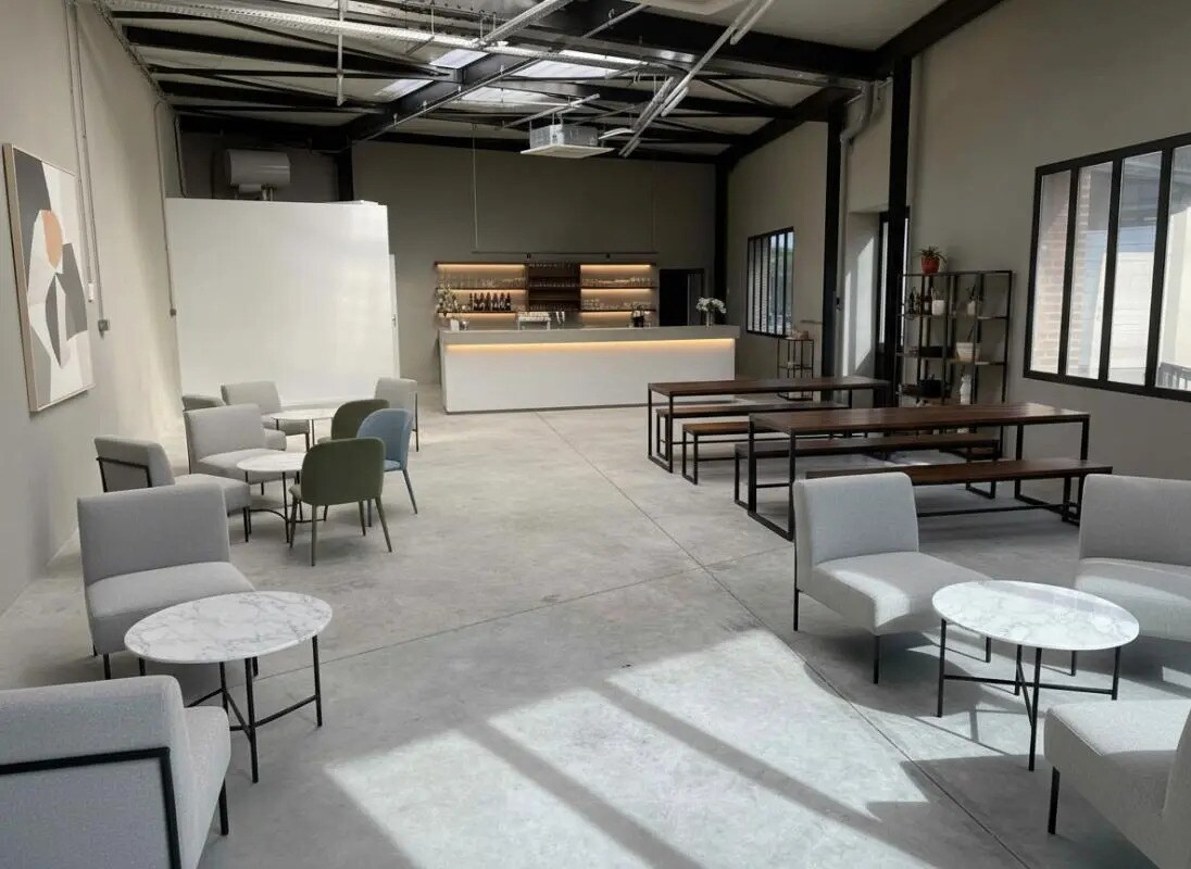 Local d’activités dans Asnières-sur-Oise à louer Photo intérieure– Image 1 sur 12