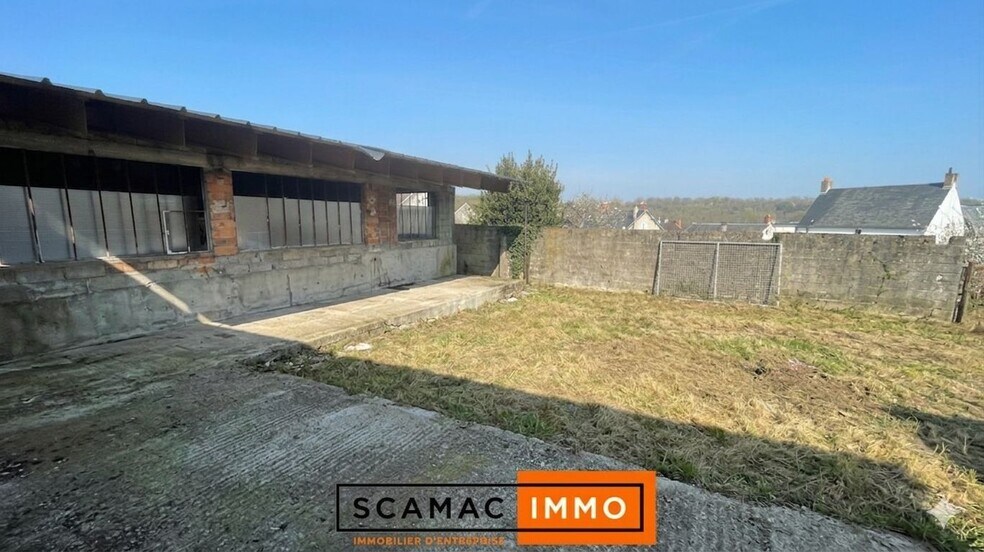 Local d'activités dans Le Mérévillois à vendre - Photo de l’immeuble – Image 2 sur 18