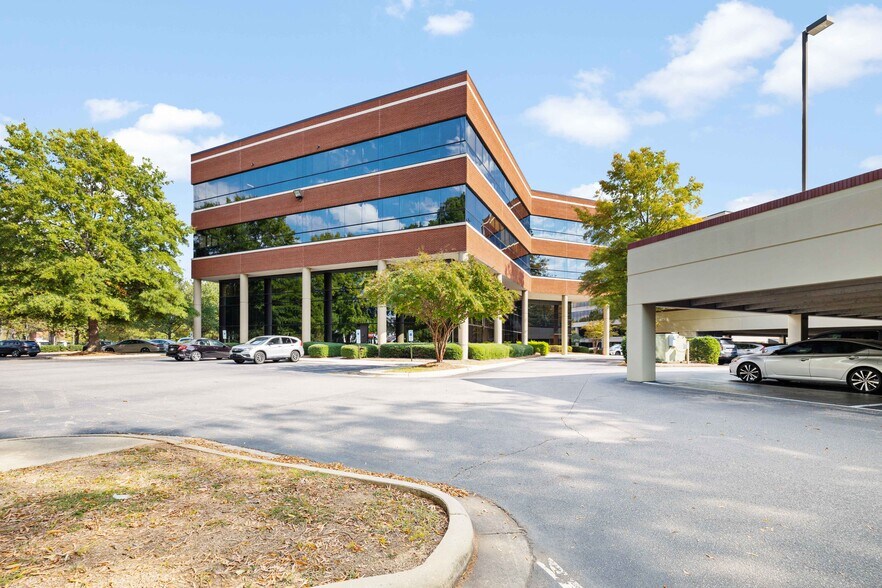 4515 Falls of Neuse Rd, Raleigh, NC à louer - Photo de l’immeuble – Image 3 sur 30