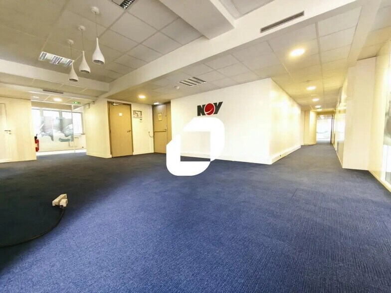 Bureau dans Fontenay-sous-Bois à vendre - Photo de l’immeuble – Image 3 sur 10