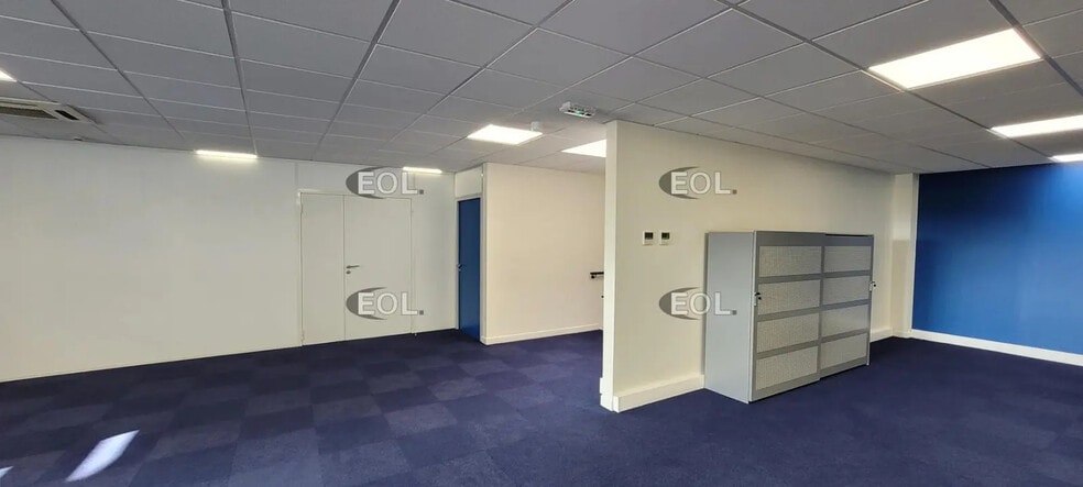 Industriel/Logistique dans Pusignan à louer - Photo intérieure – Image 3 sur 3