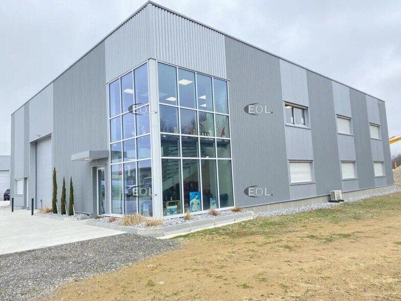 Industriel/Logistique dans Vourles à louer - Photo de l’immeuble – Image 1 sur 11