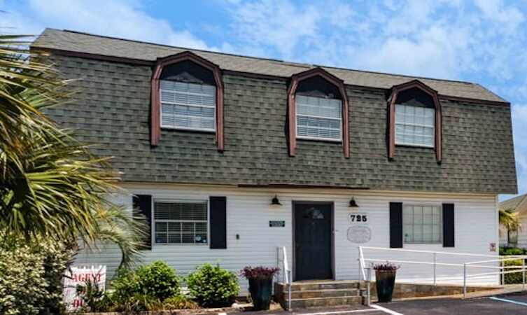 725 Harbor Blvd E, Destin, FL à vendre Photo principale– Image 1 sur 14