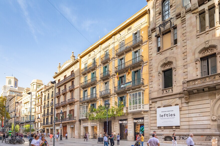 Bureau dans Barcelone, Barcelona à louer - Photo de l’immeuble – Image 2 sur 2