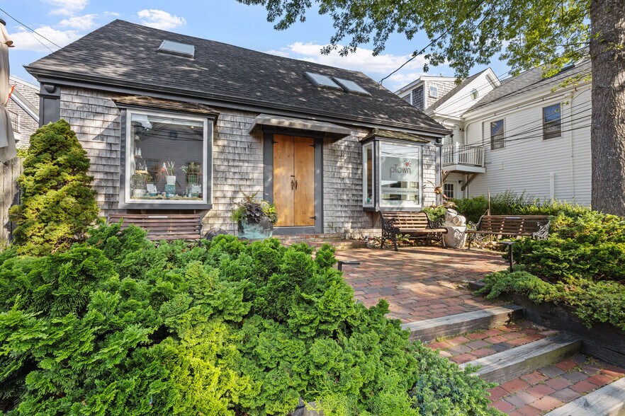 182 Commercial St, Provincetown, MA à vendre - Photo de l’immeuble – Image 3 sur 27