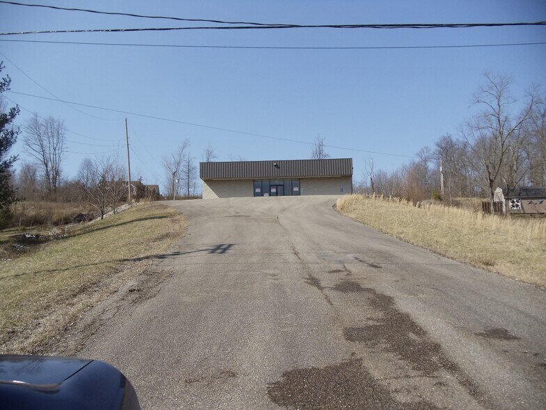 4857 State Route 93, Oak Hill, OH à louer - Photo de l’immeuble – Image 2 sur 11