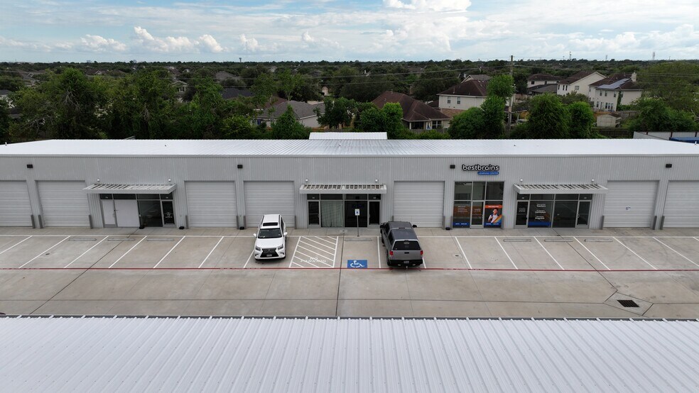 18021 Longenbaugh Rd, Cypress, TX à louer - Photo de l’immeuble – Image 2 sur 10