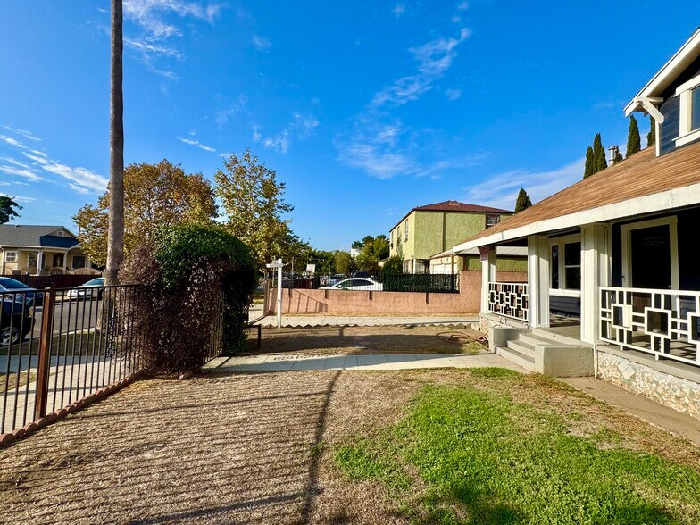 4312 Walton Ave, Los Angeles, CA à vendre - Photo de l’immeuble – Image 2 sur 16