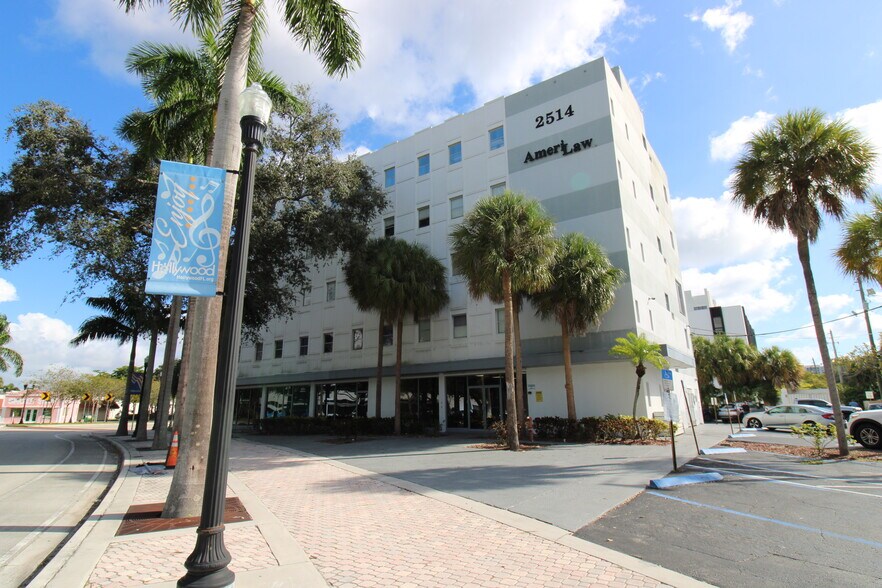 2514 Hollywood Blvd, Hollywood, FL à louer - Photo de l’immeuble – Image 2 sur 10