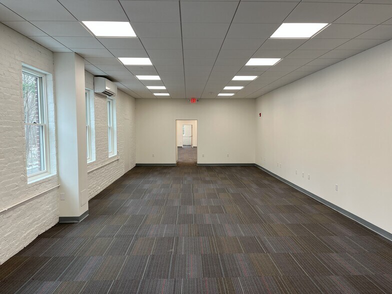224 Calvary St, Waltham, MA à louer - Photo de l’immeuble – Image 3 sur 7