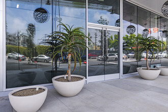 1550 Lincoln Blvd, Santa Monica, CA à louer Photo de l’immeuble– Image 2 sur 2