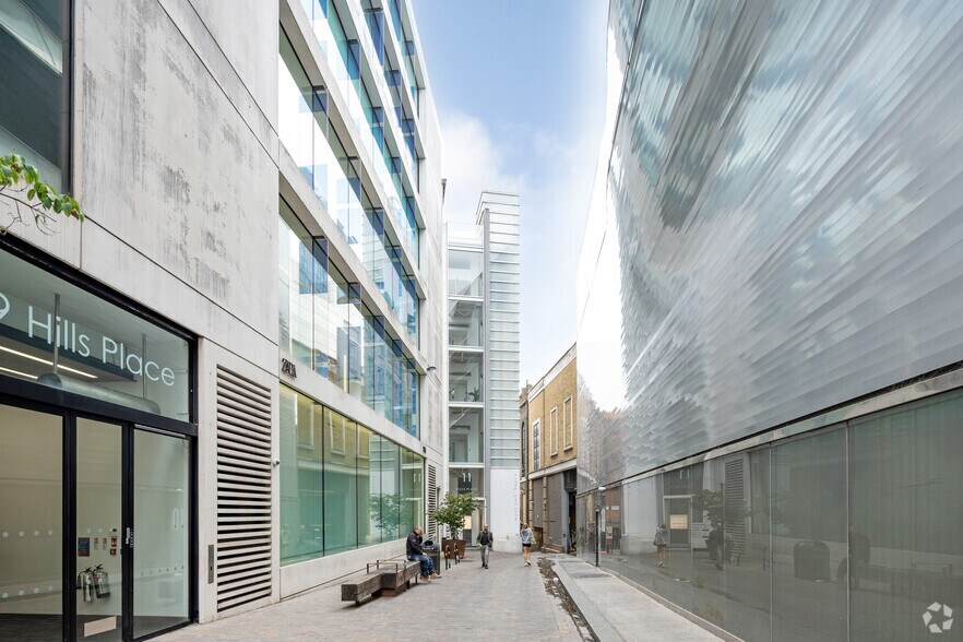 11 Hills Pl, Londres à louer - Photo de l’immeuble – Image 2 sur 34