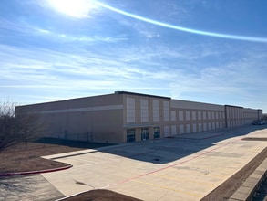 1732 Universal City Blvd, Universal City, TX à louer Photo intérieure– Image 1 sur 4