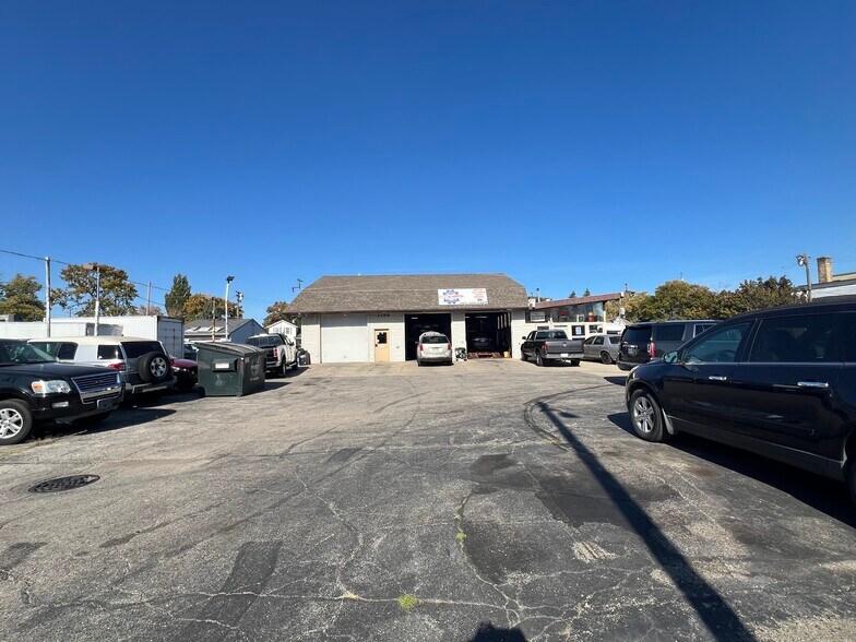 1108 60th St, Kenosha, WI à vendre - Photo de l’immeuble – Image 2 sur 4