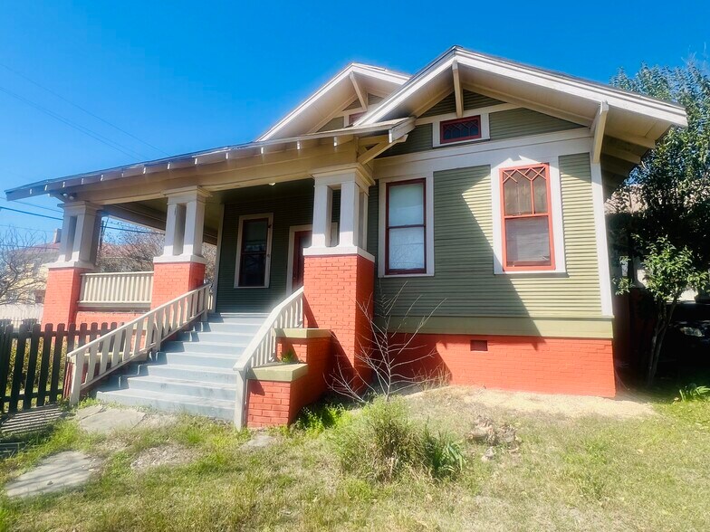 403 Blanco Rd, San Antonio, TX à vendre - Photo de l’immeuble – Image 2 sur 32