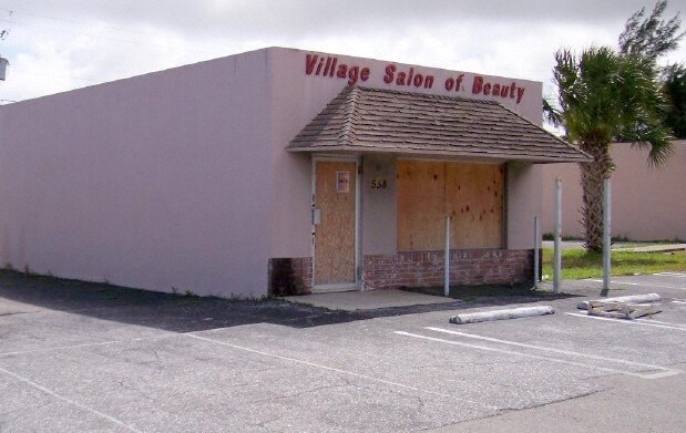 558 E Gateway Blvd, Boynton Beach, FL à vendre Photo de l’immeuble– Image 1 sur 6