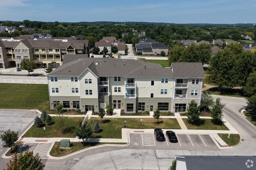 39w201 Herrington Blvd, Geneva, IL à louer – Image 2 sur 6