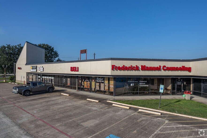 8101 Airport Blvd, Houston, TX à louer - Photo de l’immeuble – Image 2 sur 9
