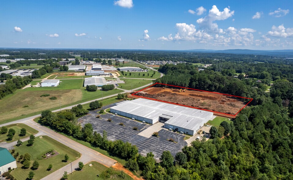 65 Shields Rd NE, Huntsville, AL à louer - Photo de l’immeuble – Image 1 sur 5