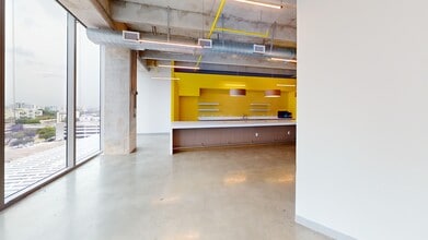 161 NW 6th St, Miami, FL à louer Photo intérieure– Image 2 sur 23