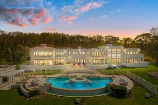 Plus de détails pour 157 Cliff Rd, Port Jefferson, NY - Spécialisé à vendre