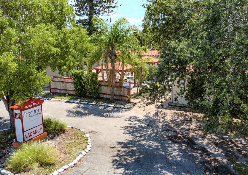 380 S Federal Hwy, Dania Beach, FL à vendre - Photo de l’immeuble – Image 2 sur 16