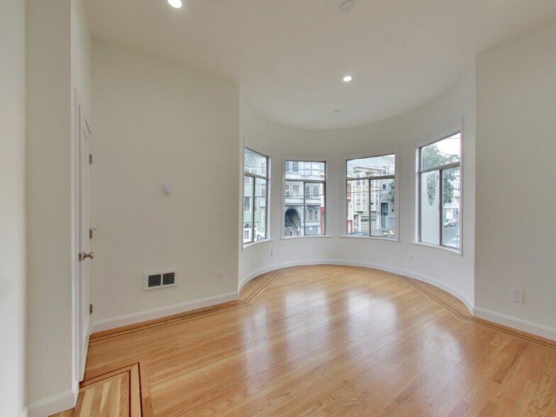 840 Greenwich St, San Francisco, CA à vendre - Photo de l’immeuble – Image 2 sur 12