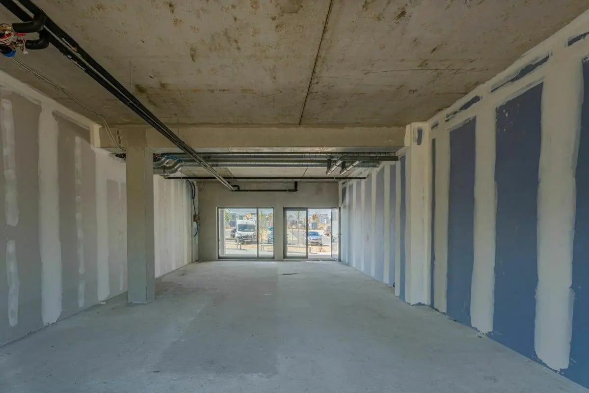 Local commercial dans Épron à vendre Photo de l’immeuble– Image 1 sur 13