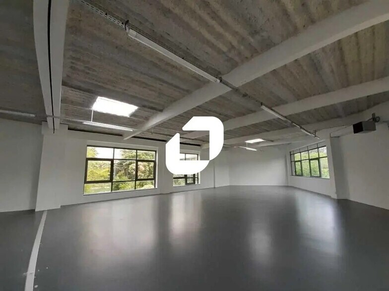 Bureau dans Saclay à louer - Photo de l’immeuble – Image 2 sur 6