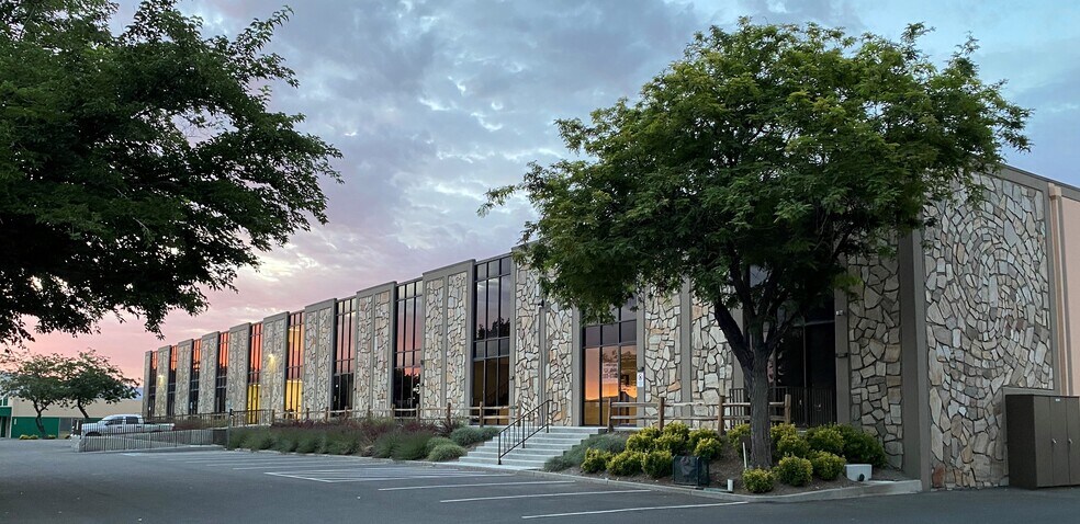 239-259 Freeport Blvd, Sparks, NV à louer - Photo de l’immeuble – Image 1 sur 4