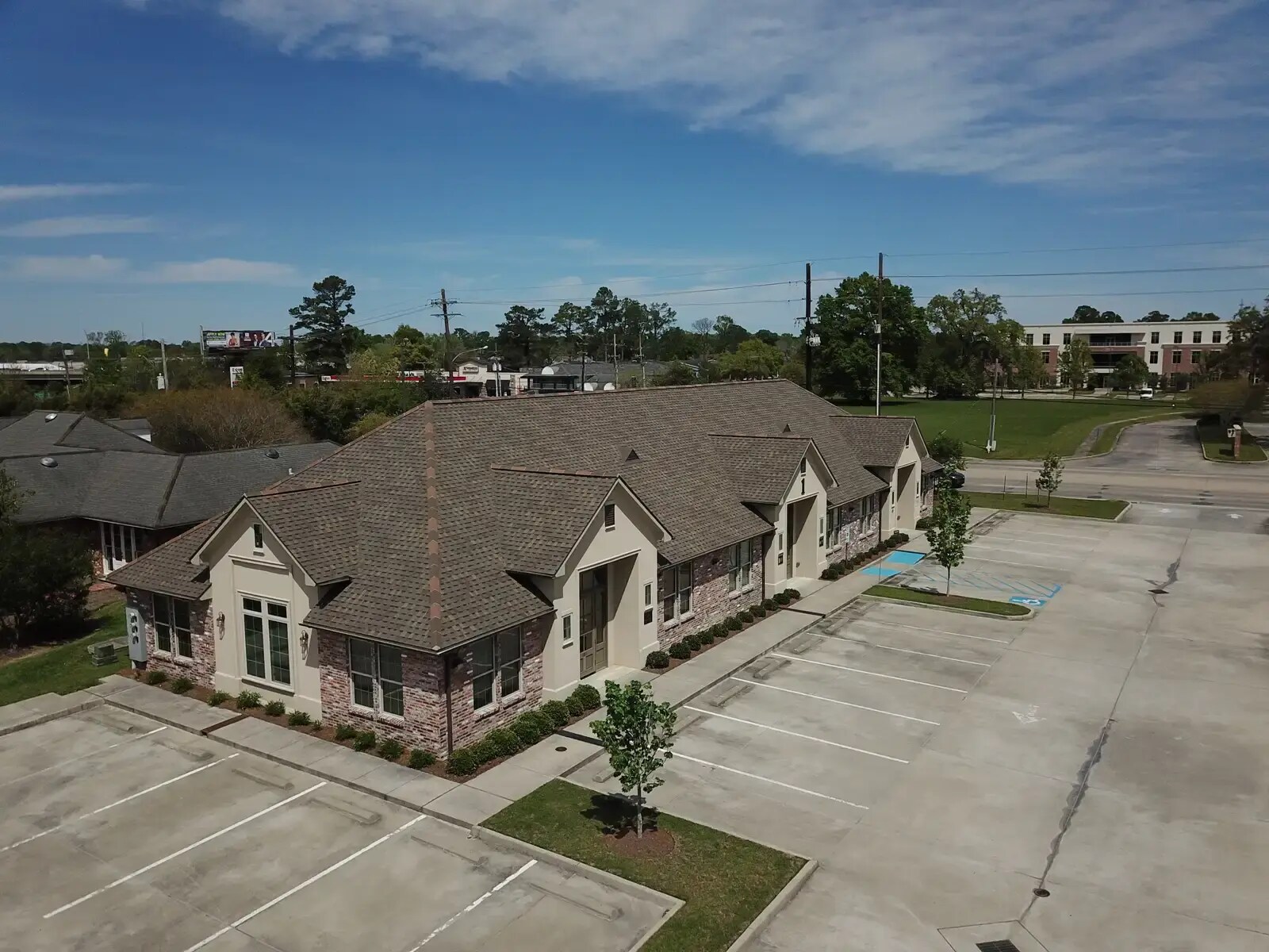 9026 Jefferson Hwy, Baton Rouge, LA à louer Photo de l’immeuble– Image 1 sur 12