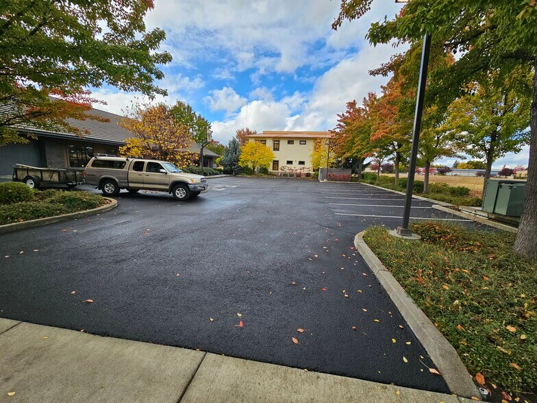 831 O'Hare Pky, Medford, OR à louer - Autre – Image 3 sur 28