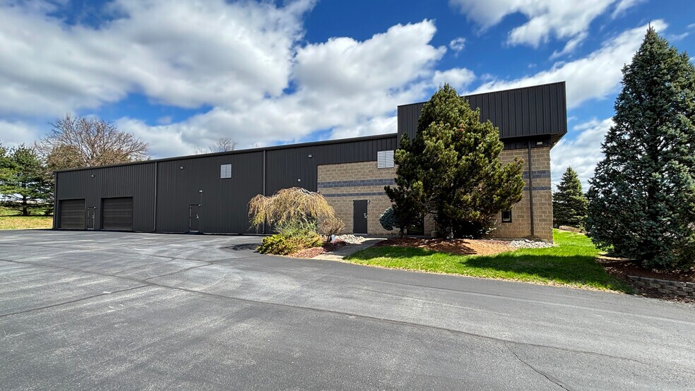 475 Business Park Ln, Allentown, PA à vendre - Photo de l’immeuble – Image 2 sur 46