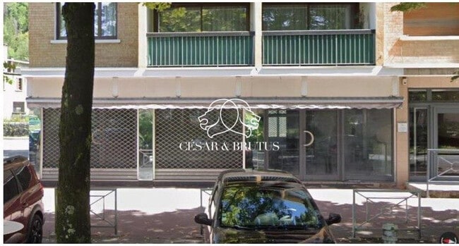 Plus de détails pour 2 Place Des Allobroges, Cluses - Local commercial à vendre