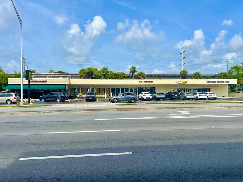 455 S Dixie Hwy, Coral Gables, FL à louer - Photo de l’immeuble – Image 2 sur 3