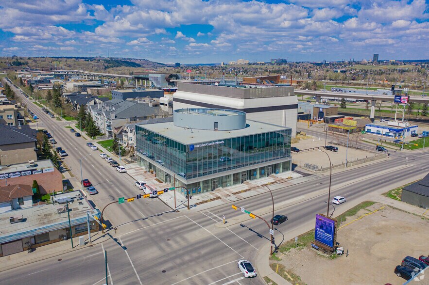 1506 11th Ave SW, Calgary, AB à louer - Photo de l’immeuble – Image 3 sur 4