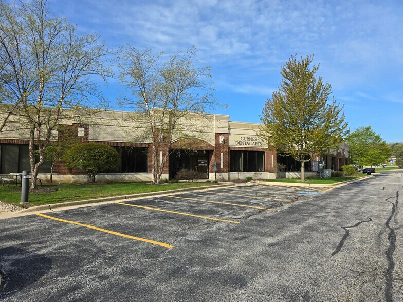 731 S Route 21, Gurnee, IL à vendre - Photo de l’immeuble – Image 2 sur 37