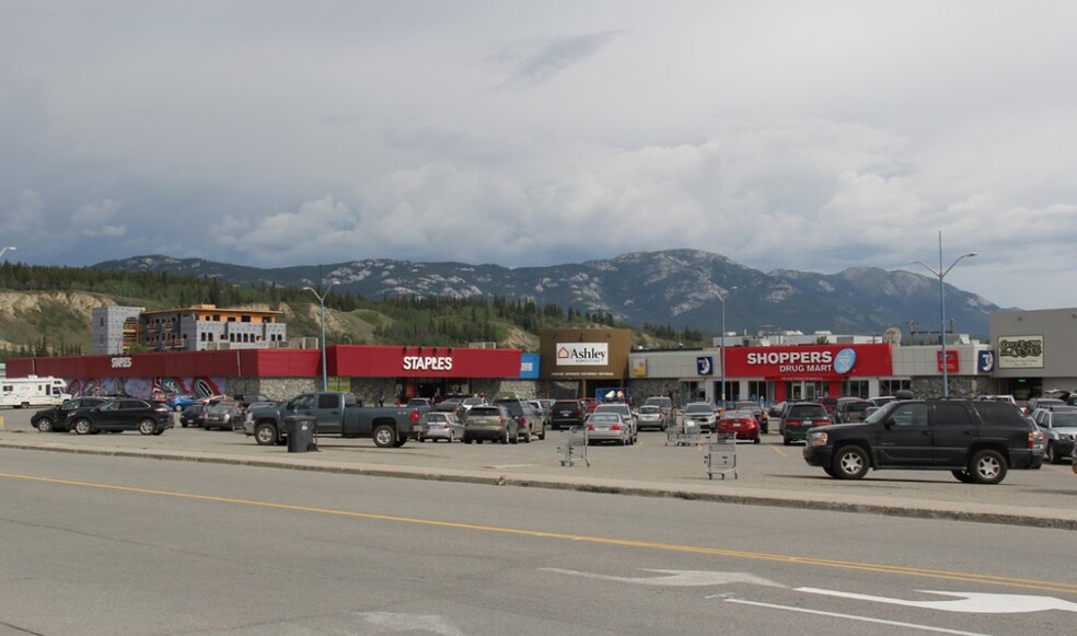 303 Ogilvie St, Whitehorse, YT à vendre - Photo de l’immeuble – Image 1 sur 5