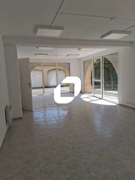 Bureau dans Béziers à vendre - Photo de l’immeuble – Image 1 sur 16