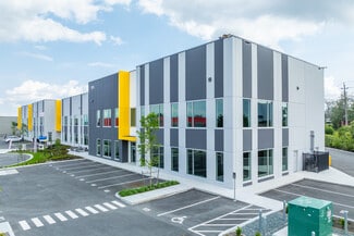 Plus de détails pour 7915 130 St, Surrey, BC - Industriel/Logistique à vendre