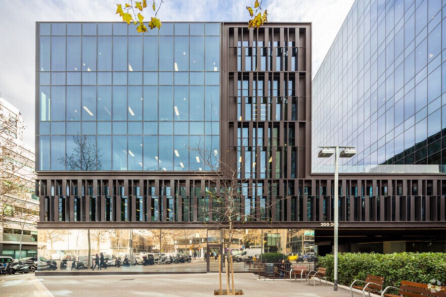 Carrer de la Llacuna, 63-73, Barcelone, Barcelona à louer - Photo de l’immeuble – Image 2 sur 3