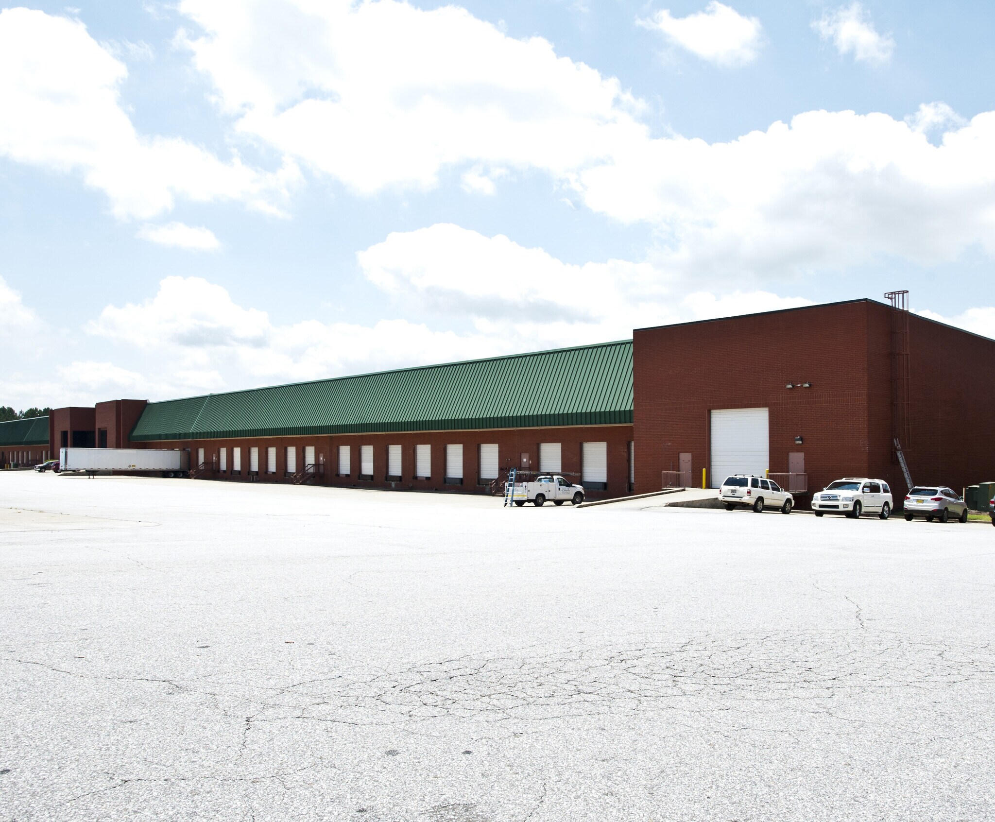 5003 Terminus Dr, Fairburn, GA à louer Photo de l’immeuble– Image 1 sur 4