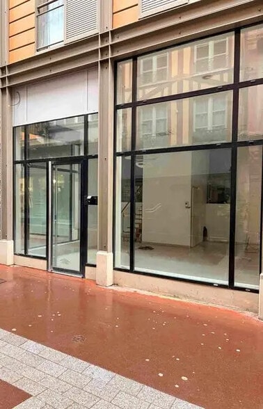 Local commercial dans Rouen à louer - Photo de l’immeuble – Image 3 sur 3