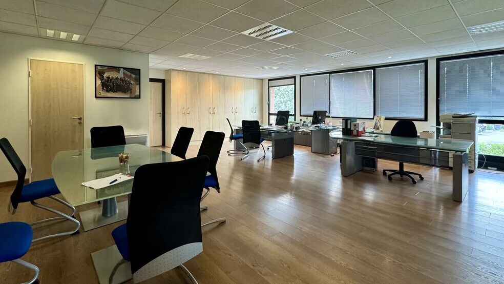 Bureau dans Lezennes à louer - Photo de l’immeuble – Image 2 sur 8