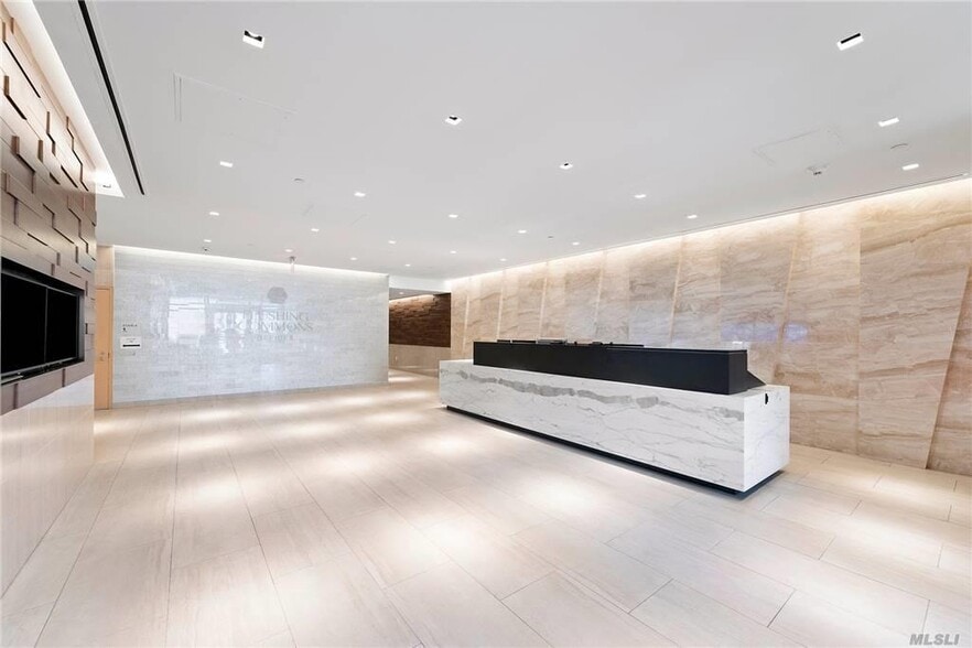 3808 Union St, Flushing, NY à vendre - Photo de l’immeuble – Image 2 sur 18