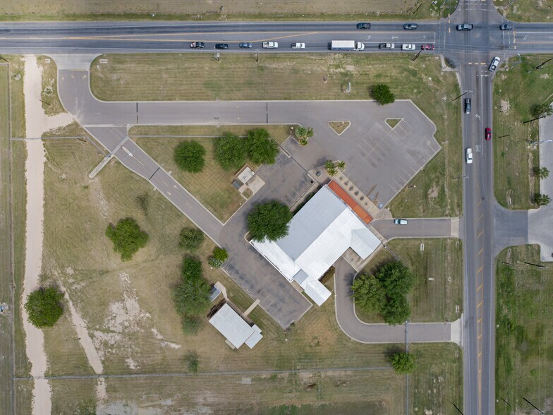 4210 E Main Ave, Alton, TX à louer - Photo de l’immeuble – Image 2 sur 25