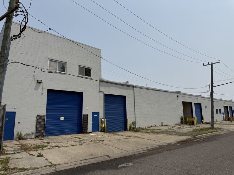 19000 Fitzpatrick, Detroit, MI à louer - Photo principale – Image 1 sur 24